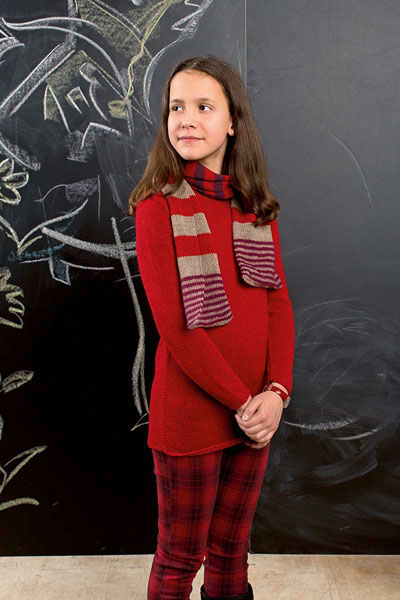 Langer Pullover und Schal